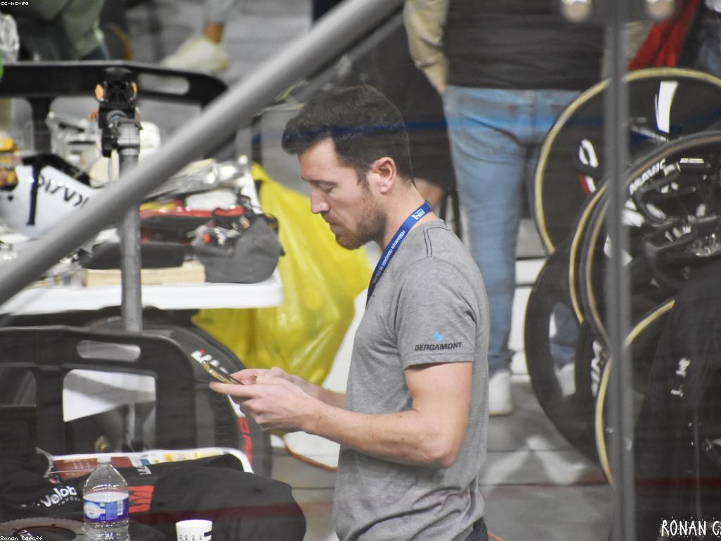 ព័តមានប្រកួត ទំនាក់ទំនងនិងការប្រកួត